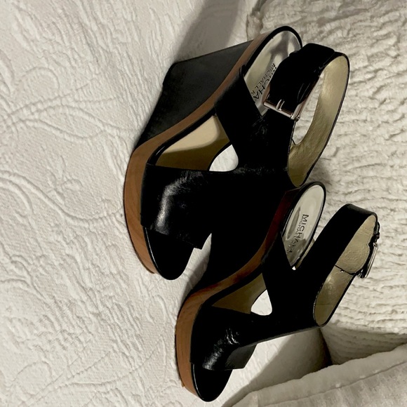 Michael Kors Sandals - Picture 1 of 4